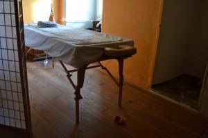 Kaminzimmer für Massagen